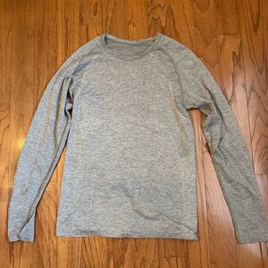 Lululemon men’s Gray Long Sleeve Shirt
